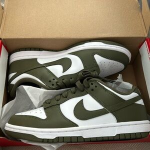 Nike Dunk low NEW